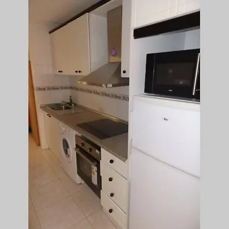 2 With Free Parking Near The Sea טורבייחה