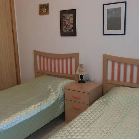 2 With Free Parking Near The Sea